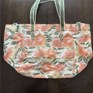 Thirty-One Floral Tote with Green Handles NWT